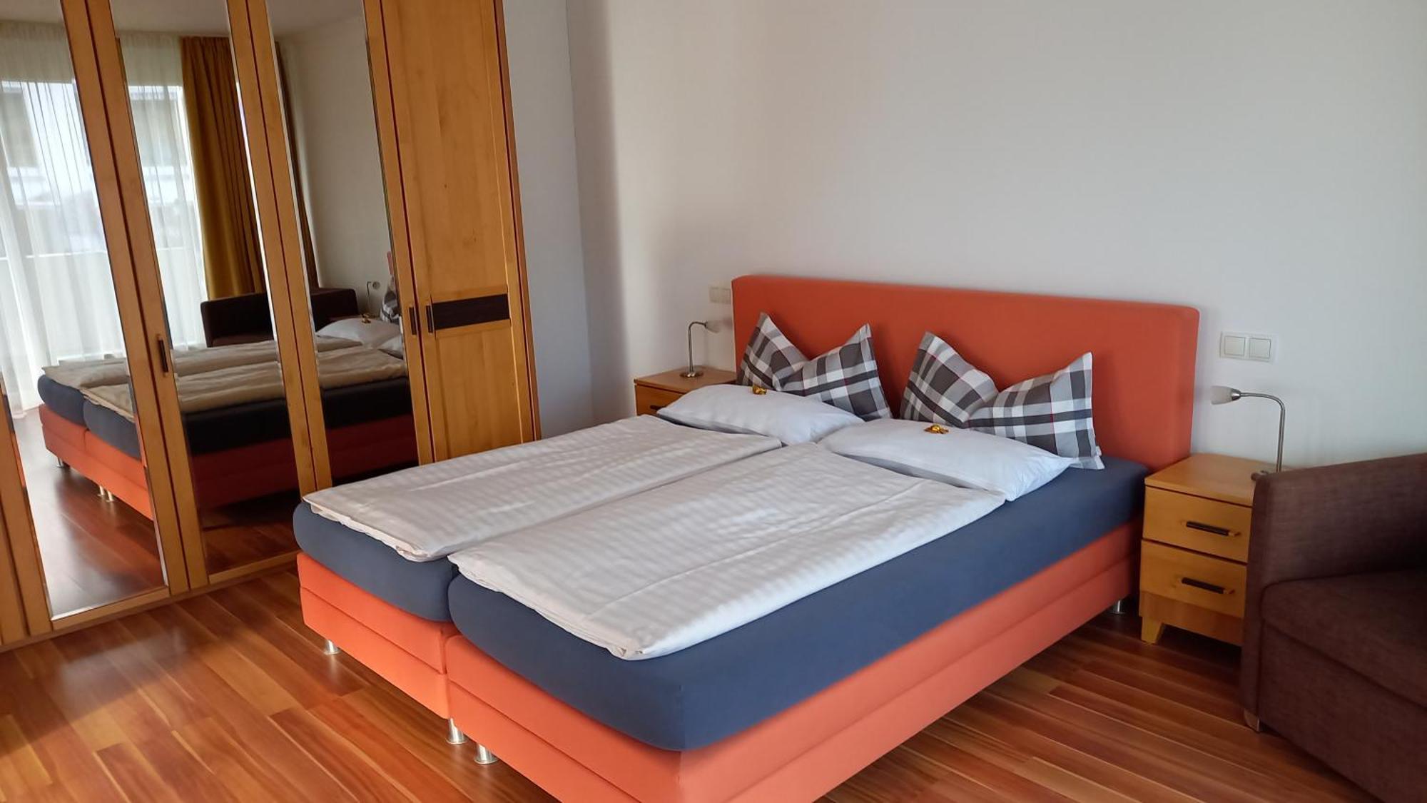 Wellness Ferienwohnung Mit Bademantelgang Zur Therme Bad Griesbach im Rottal Esterno foto